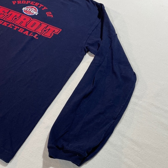 Vintage Y2K NBA Property of Detroit Pistons Basketball Navy long sleeve Tee - Picture 7 of 14